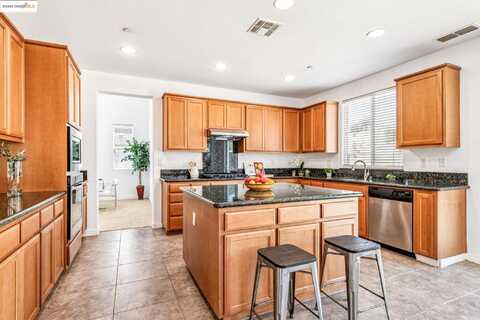 4576 Benton St, Antioch, CA 94531