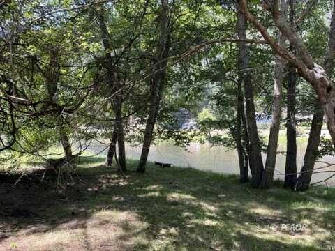 31 Rivendell, Douglas City, CA 96024