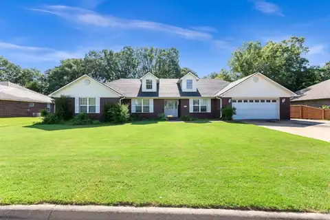 300 Cherokee Lane, Clarksville, AR 72830