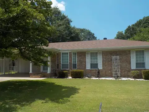 6 Baker, Searcy, AR 72143