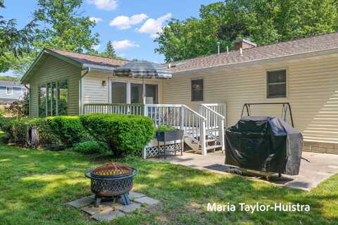 16205 SUFFOLK DRIVE, SPRING LAKE, MI 49456