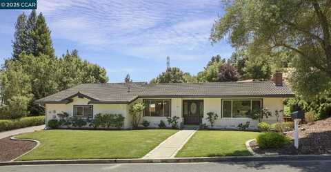 15 Ashbrook Place, Moraga, CA 94556