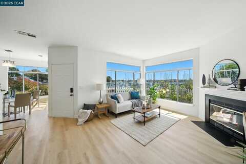 505 Commodore Dr, Richmond, CA 94804