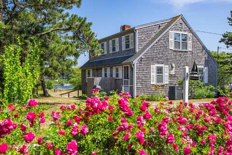 14 Trinity Cove Road, Harwich, MA 02645