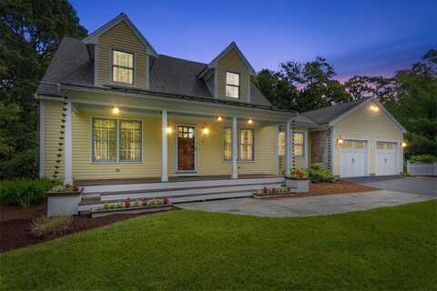 2 Julie Lane, Cotuit, MA 02635