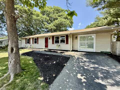 20 Terry Lane E, Wareham, MA 02571