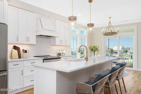 712 Atlantic Beach Causeway, Atlantic Beach, NC 28512