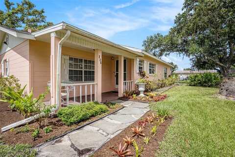 235 OLD WELCOME ROAD, LITHIA, FL 33547