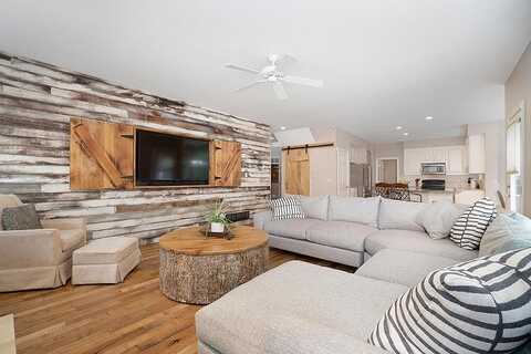 2567 Carmel Drive, Lewis Center, OH 43035