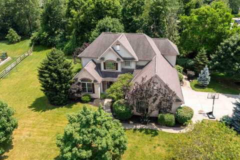 2567 Carmel Drive, Lewis Center, OH 43035