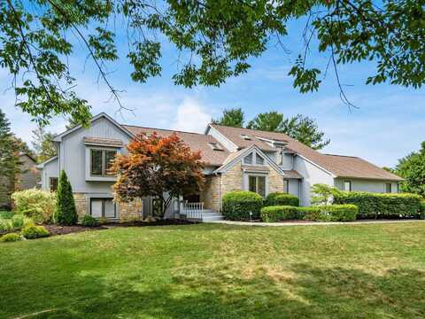8025 Inistork Drive, Dublin, OH 43017