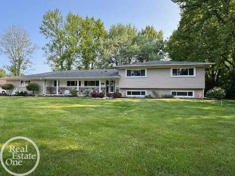 2403 E Square Lake, Troy, MI 48085