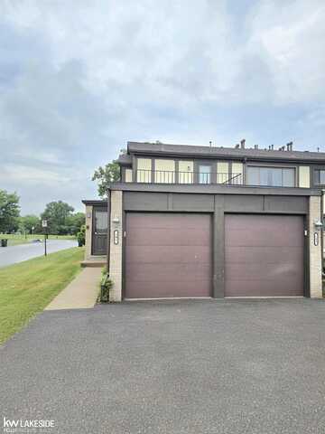 101 Country Club, Saint Clair Shores, MI 48082