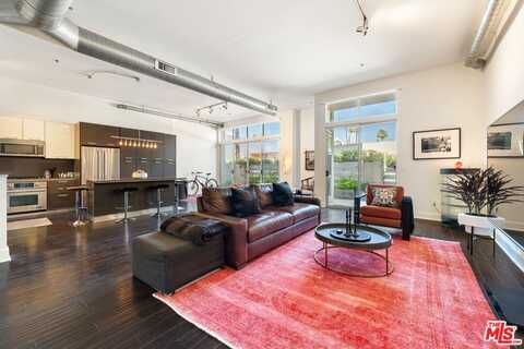 13320 Beach Ave, Marina Del Rey, CA 90292