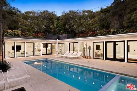 2872 Nichols Canyon Rd, Los Angeles, CA 90046