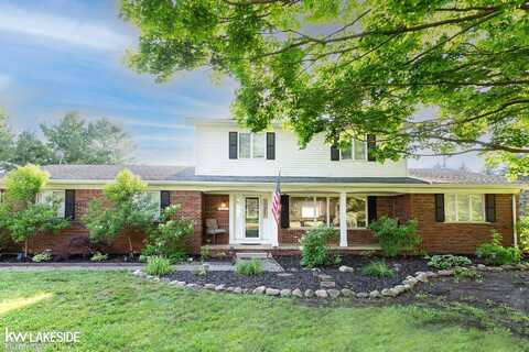 7687 Parshallville, Fenton, MI 48430