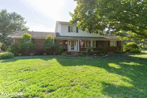 7687 Parshallville, Fenton, MI 48430