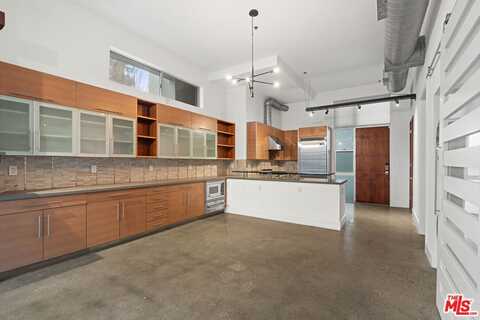 1152 N La Cienega Blvd, West Hollywood, CA 90069