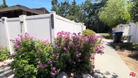 28549 Conejo View Dr, Agoura Hills, CA 91301