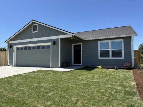 734 NE Rickenbacker Road, Madras, OR 97741