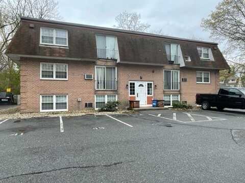 132 Boylston Lane, Lowell, MA 01850