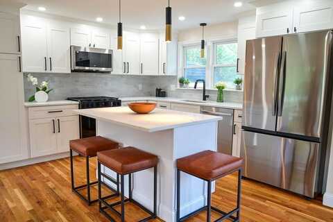 31 Perley Ave, Peabody, MA 01960