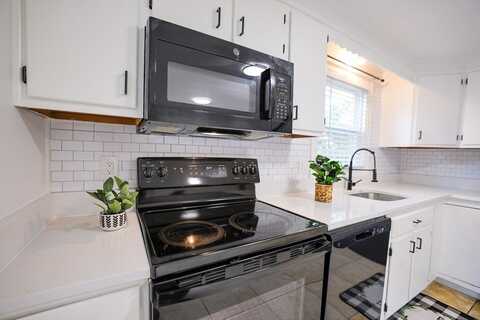 23 Pleasant View Ave, Lynn, MA 01902