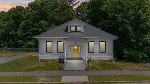 730 Salem St, Groveland, MA 01834