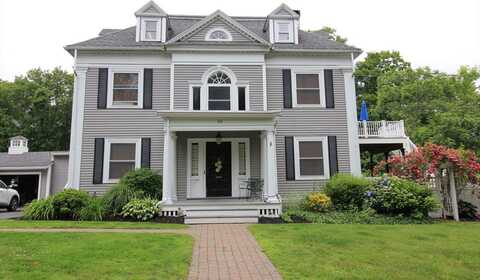59 Court St, North Andover, MA 01845