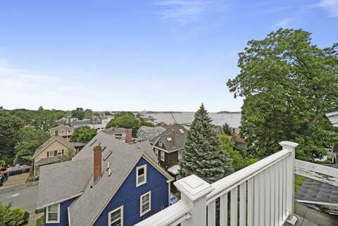 13-15 Ocean Ter, Salem, MA 01970