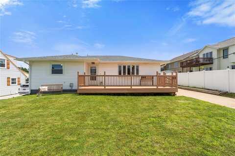 2469 1st Street SW, Cedar Rapids, IA 52404