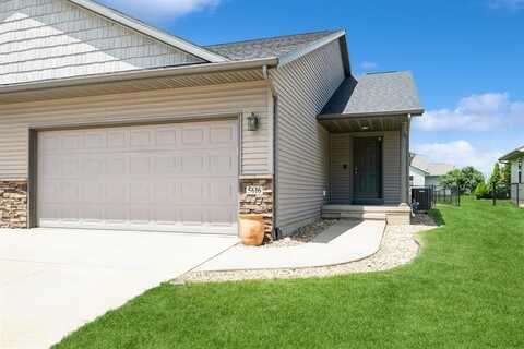 5616 Dostal Drive SW, Cedar Rapids, IA 52404