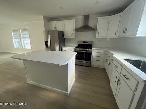 191 Us Highway 9, Englishtown, NJ 07726