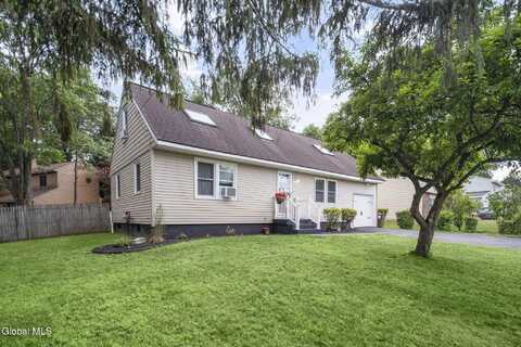 27 Wendell Drive, Colonie, NY 12205