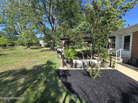 5 Potomac Lane, Whiting, NJ 08759