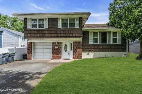 103 Hallberg Avenue, Bergenfield, NJ 07621
