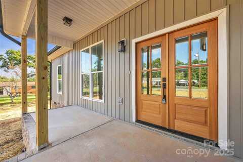 2325 32nd Street NE, Hickory, NC 28601