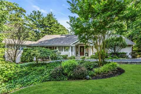 31 Stonywell Court, Dix Hills, NY 11746