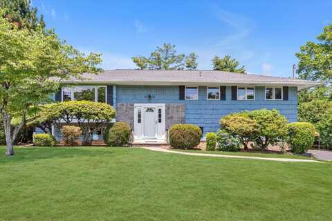 9 Bittersweet Lane, Glen Cove, NY 11542