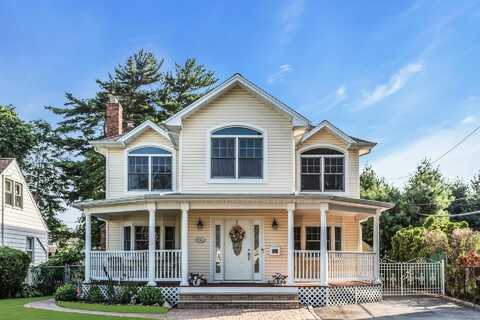 234 S Pershing Avenue, Bethpage, NY 11714