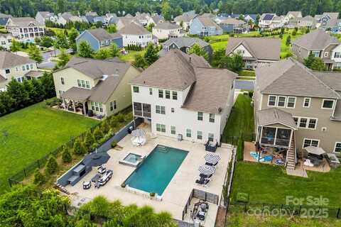 17514 Julees Walk Lane, Davidson, NC 28036