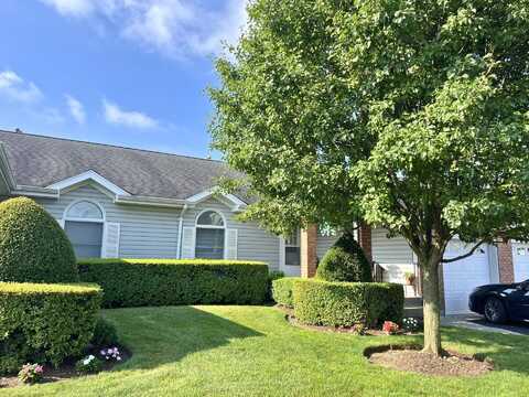27 Primrose Lane, North Babylon, NY 11703