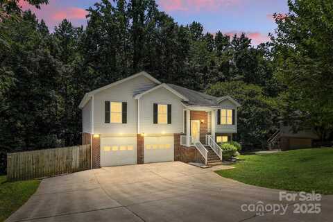 824 17th Avenue Drive SE, Hickory, NC 28602