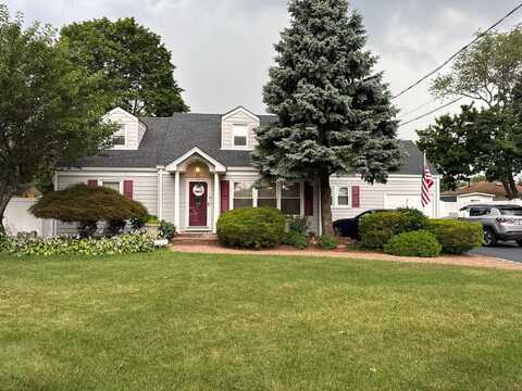 87 Oak Street, Deer Park, NY 11729