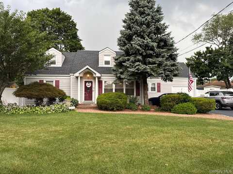 87 Oak Street, Deer Park, NY 11729