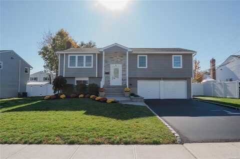 4 Splitrail Place, Commack, NY 11725