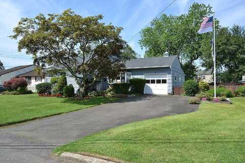 1318 Brooklyn Boulevard, Bay Shore, NY 11706