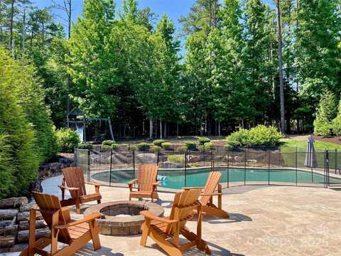 1906 Pensco Pond Court, Waxhaw, NC 28173