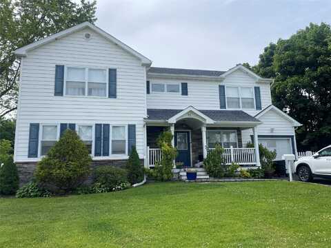 11 Charlotte Place, Plainview, NY 11803