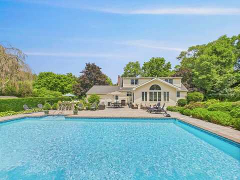 4710 Old North Road, Southold, NY 11971